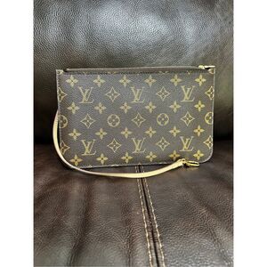 Brand New Louis Vuitton Neverfull PM Pouch